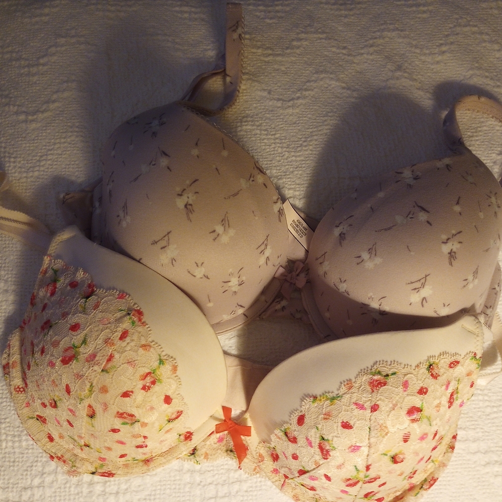 🫧🎇 Bundle of 2 Victoria's Secret Padded Bras